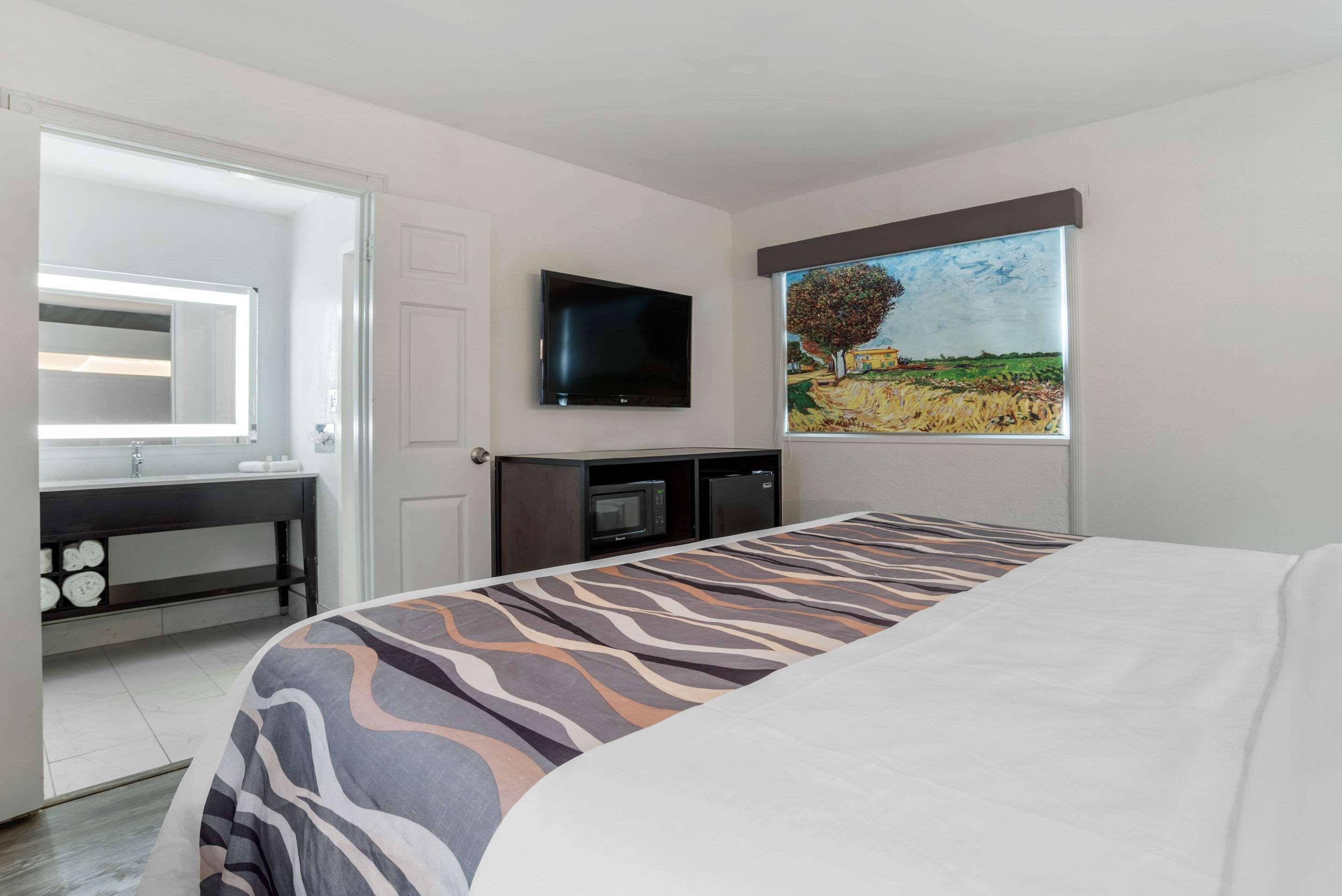 Baymont By Wyndham Montgomery Al Екстер'єр фото