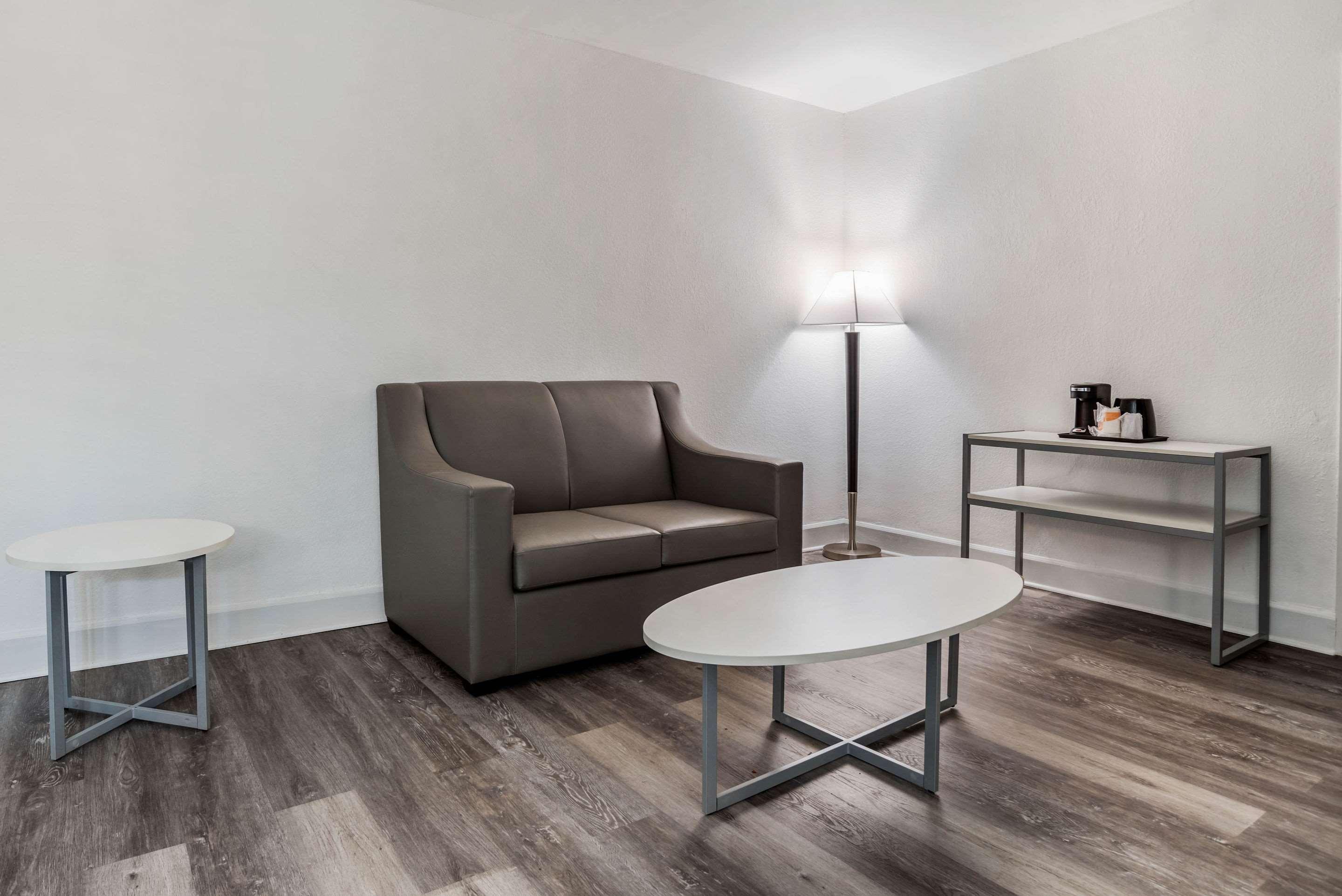 Baymont By Wyndham Montgomery Al Екстер'єр фото