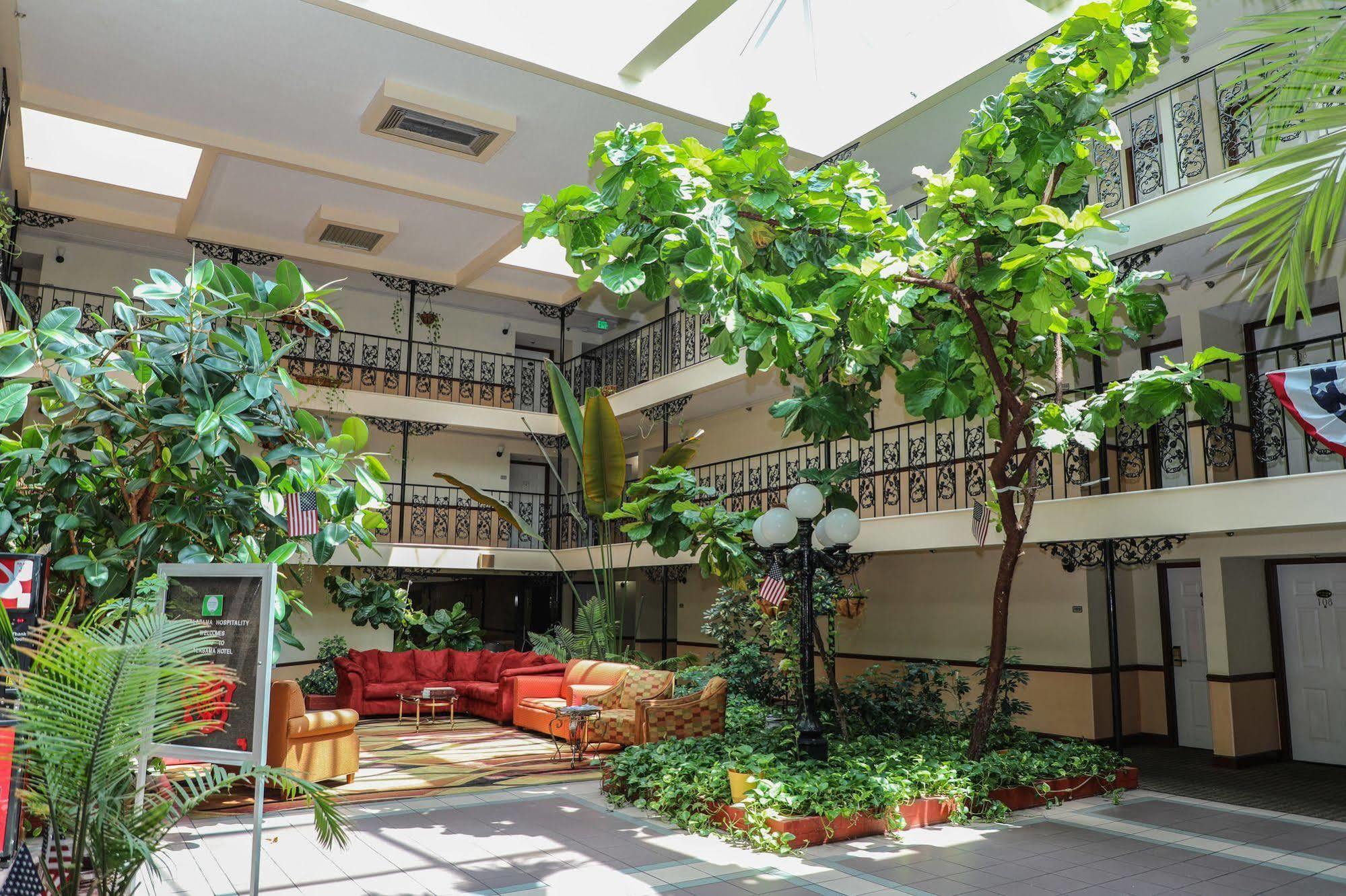 Baymont By Wyndham Montgomery Al Екстер'єр фото